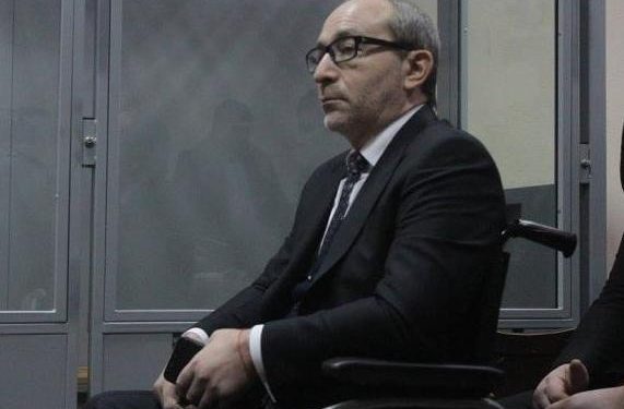 В Полтаве суд продолжит рассмотрение дела Кернеса