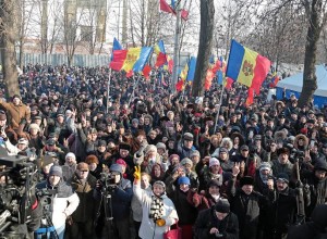 СМИ: Протестующие в Кишиневе растянулись на весь бульвар Штефана чел Маре