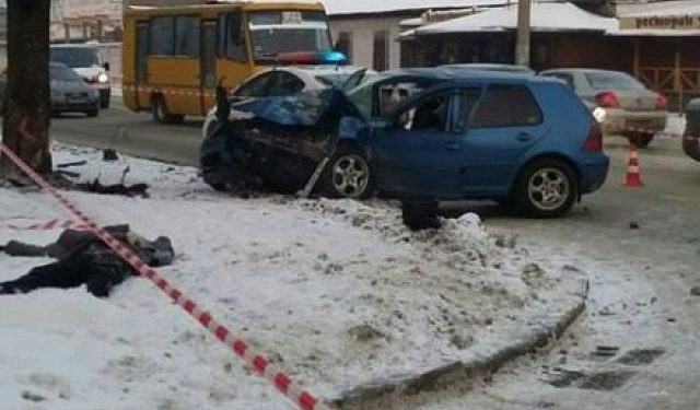 Авария во Львове: Volkswagen насмерть сбил женщину