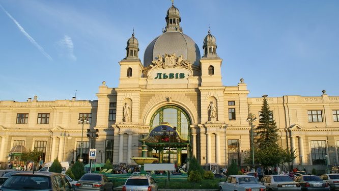 Во Львове задержали пьяного майора полиции за рулем авто