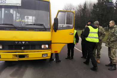 Во Львове водитель автобуса устроил аварию и скрылся с места происшествия
