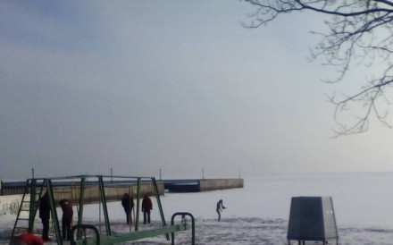 Мариупольцы «моржевали» на городском пляже