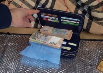 В Киеве работников налоговой задержали за взятку в 3,8 млн грн