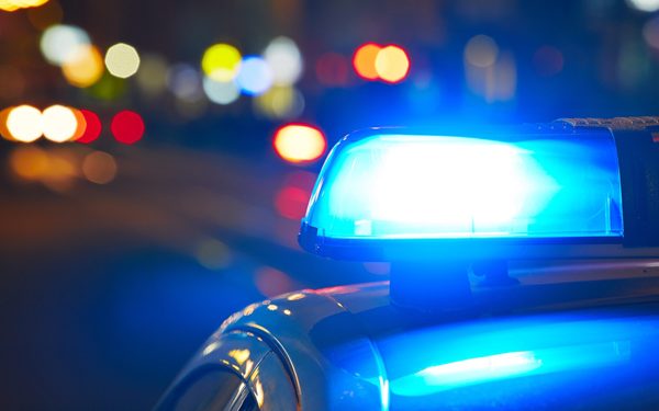 В Новосибирске автоледи прокатила полицейского на капоте