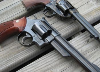 Жители США массово покупают оружие