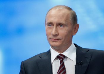 Путин: России не хватает денег из-за снижения цен на нефть