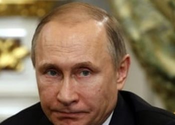 В РФ разгорелся скандал из-за тапочек Путина