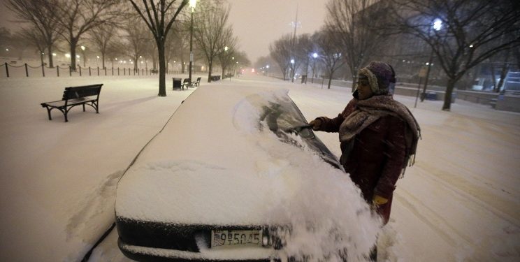 В США снегопад стал причиной более 800 аварий