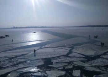 В Запорожской области на льдине унесло двух людей, - пресса