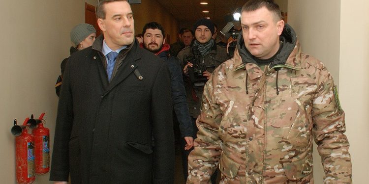 Военный атташе Франции изменил мнение об украинских добровольцах, - пресса