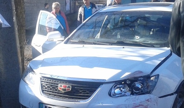 В Никополе расстреляли авто, два человека погибли