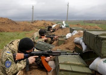 Под Донецком снова идет мощный бой