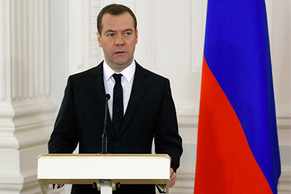 Медведев предложил запретить ездить всему транспорту из Украины, - пресса