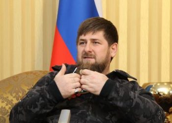 Писатели Чечни попросили Кадырова остаться на посту главы республики
