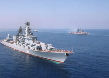 Российские военные корабли начали военные учения в Черном и Каспийском морях