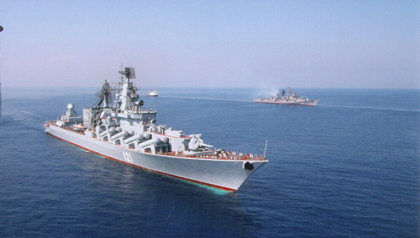 Российские военные корабли начали военные учения в Черном и Каспийском морях