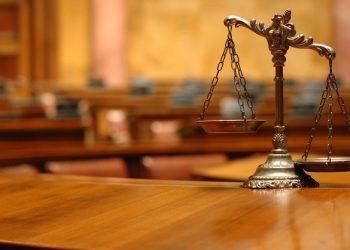 Оперативники накрыли конверт, который вывел в тень почти 300 миллионов