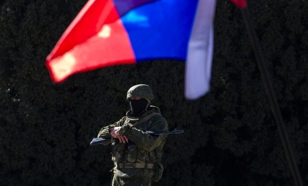 Российские солдаты обстреляли из артиллерии жилые кварталы Луганска