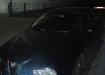 В Киеве вооруженные мужчины напали на авто активистов