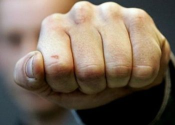 Оперативники и таксисты устроили массовую драку в Одессе