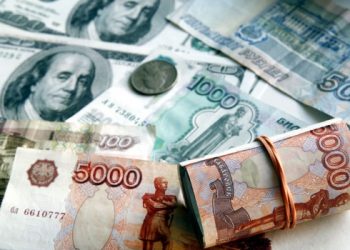Российский рубль стремительно дорожает