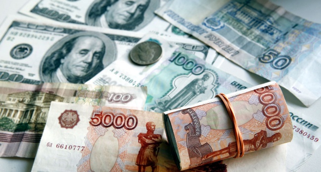 Российский рубль стремительно дорожает