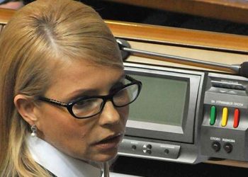 Тимошенко требовала не препятствовать россиянам аннексировать Крымский полуостров