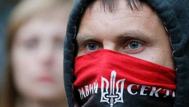 «Правый сектор» предрекает военный переворот в Украине