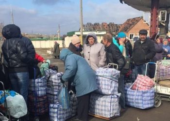 Тука пригрозил закрыть переход в Станице Луганской, - пресса