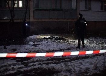В Киеве мужчина выбросил племянника с 8-го этажа