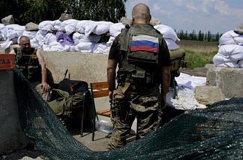 В Водяном снайпер террористов ранил волонтера