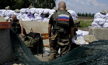 В Водяном снайпер террористов ранил волонтера