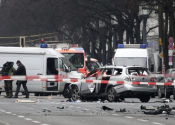 В Берлине взорвалась машина, начиненная взрывчаткой