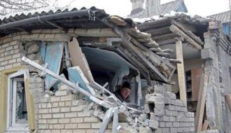 В Луганской области террористы поливали огнем жилые дома