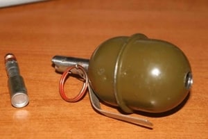 Киевлянке во двор подбросили гранату