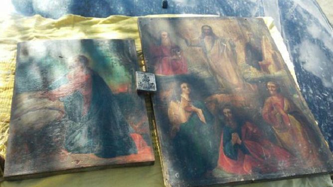 Из Луганской области в Россию пытались вывезти старинные иконы