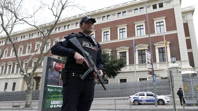 Нидерланды из-за угрозы терактов закрыли консульство в Стамбуле