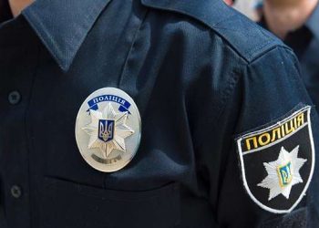 Офицеры воинской части Одессы ограбили девушку