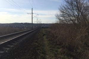 В Киевской области парень лег под поезд ради экстрима