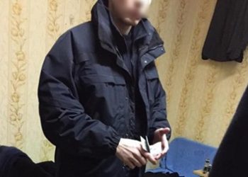 Киевский оперативник украл 11 тысяч долларов