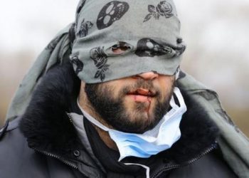 Во Франции беженцы зашили себе рты в знак протеста против сноса лагеря, -пресс