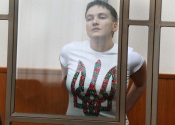 Вопрос передачи Савченко Украине не стоит до решения суда, - МИД России