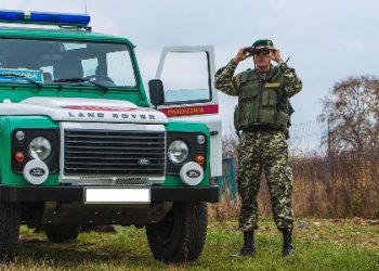 Украинец пытался вывезти в РФ серебра на 2,5 миллиона