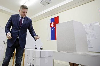 На выборах в Словакии лидирует антимигрантская правящая партия, - пресса