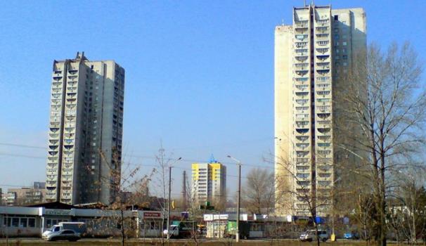 В Днепропетровске женщина-самоубийца упала на прохожую