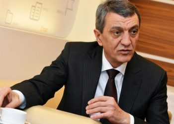 "Губернатор" Севастополя отправляет татар в горы