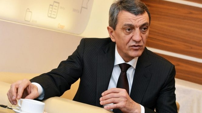 "Губернатор" Севастополя отправляет татар в горы