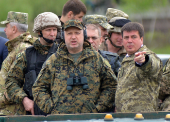 Турчинов анонсировал пробные запуски украинских ракет, - пресса