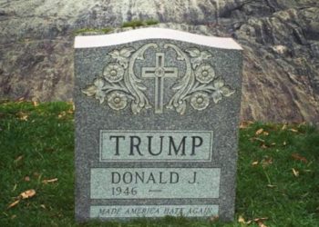 В Нью-Йорке появилось надгробие с именем миллиардера Трампа