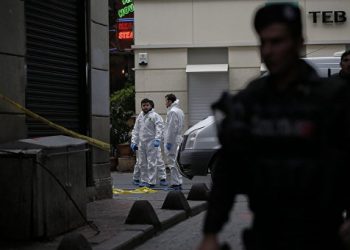 В Турции трое солдат погибли во время атаки на военную машину